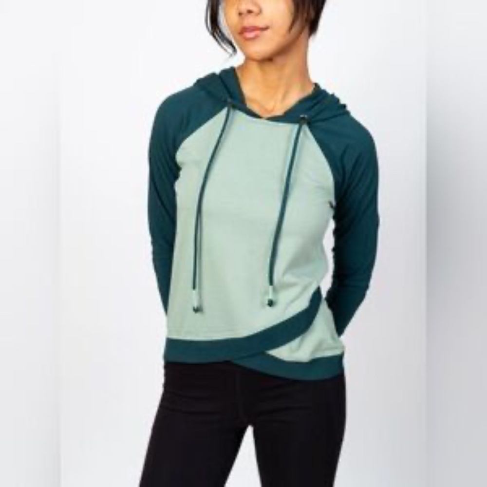 NWOT - Happy Earth Canopy Cross-Crop Hoodie - Size S